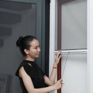 Cửa lưới chống muỗi tự cuốn giá rẻ